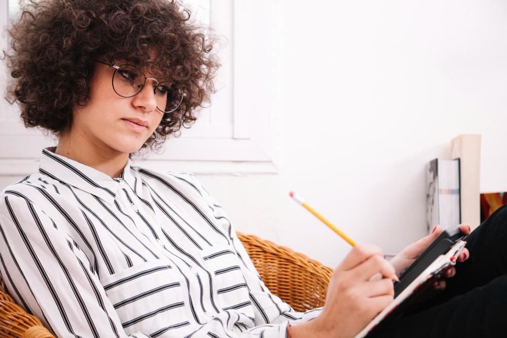 Saiba a melhor forma de treinar a sua escrita na redação 